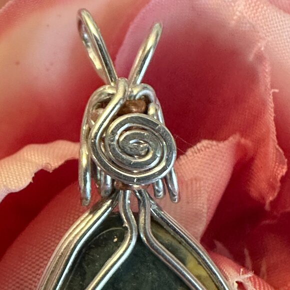 Green/Yellow Jasper Silver and Copper Wrapped Wire Pendant - Picture 8 of 12